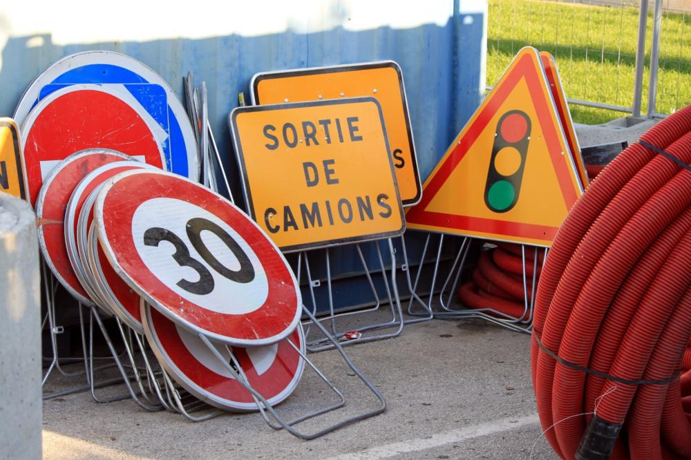 Panneaux de chantier à Vedène